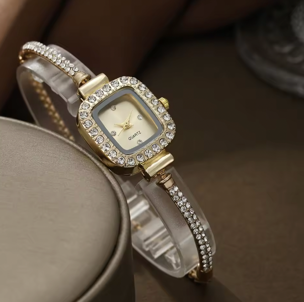 Joanna Luxury Set - Fashionable minimalist square dial alloy quartz watch Necklace Earrings